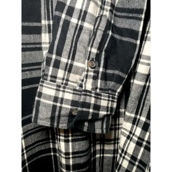 Universal Thread - Black & White Oversized Flannel - XL - Picture 10 of 13